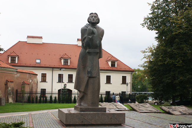 Памятник Адама Мицкевичу